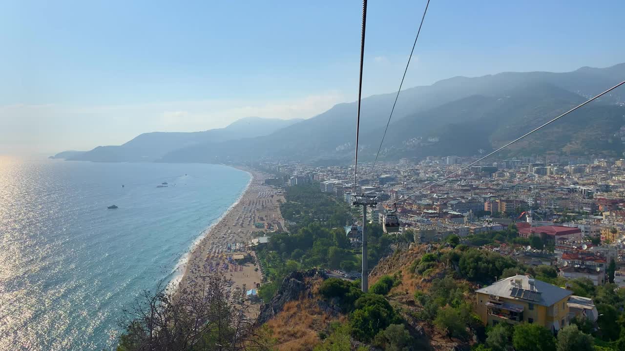 土耳其Alanya Teleferik缆车。阿拉尼亚缆车视频素材