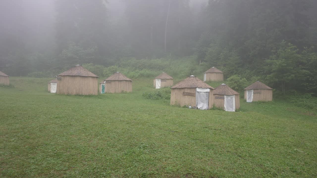 特拉布宗山脉高原上的营地视频素材