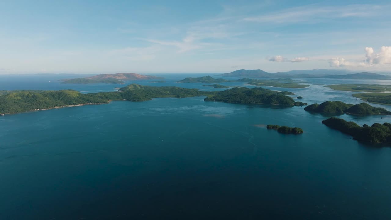 热带岛屿鸟瞰图。视频素材