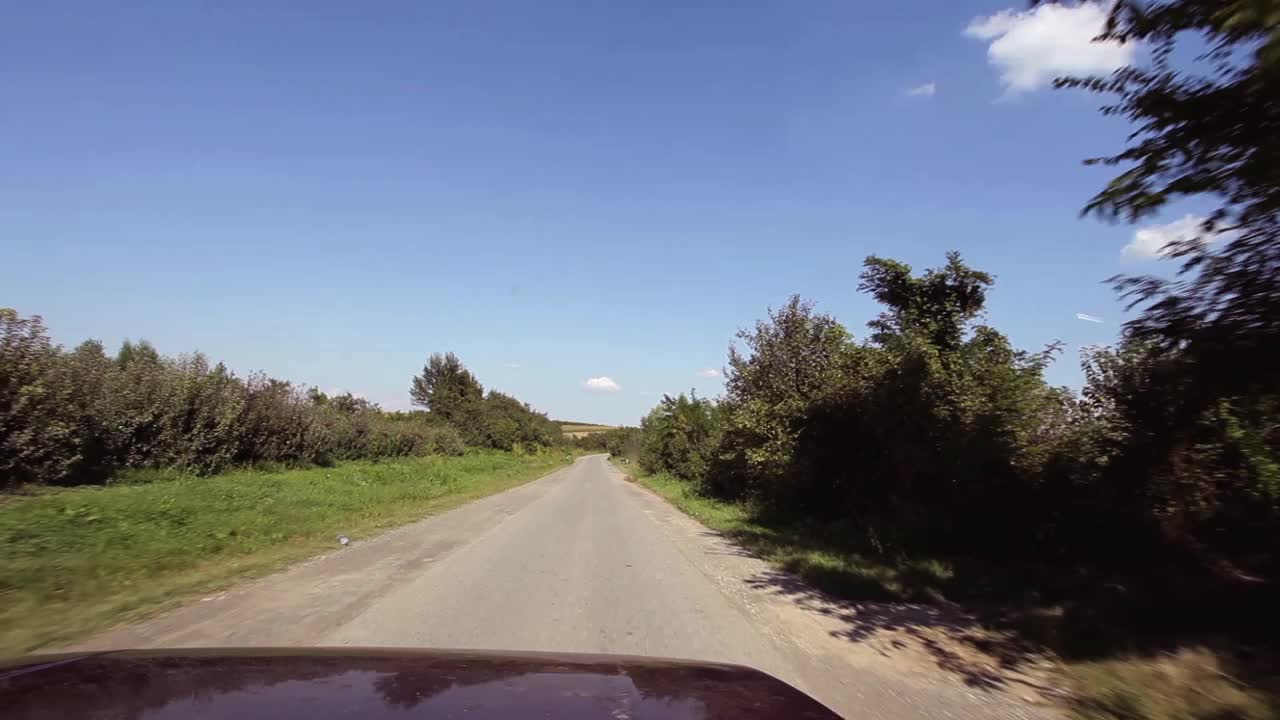在乡下开车，车上有摄像头视频下载