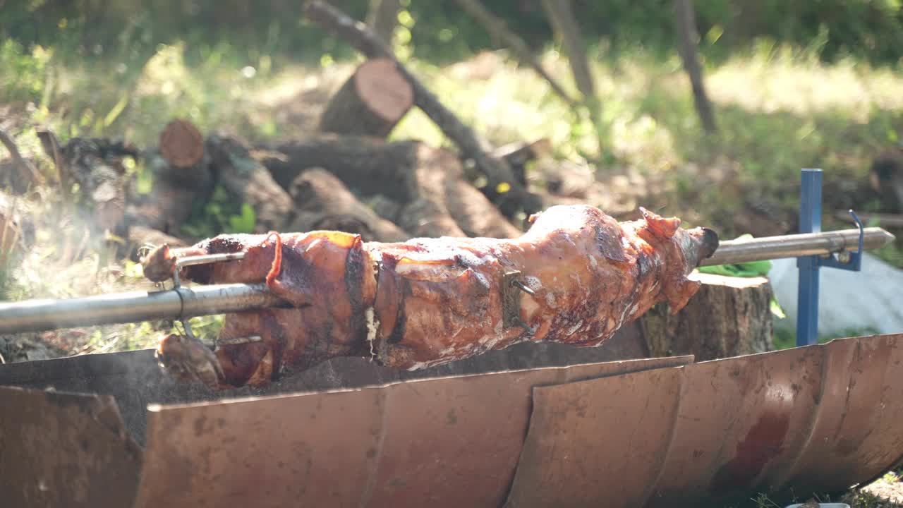 烤肉上的红肉视频素材