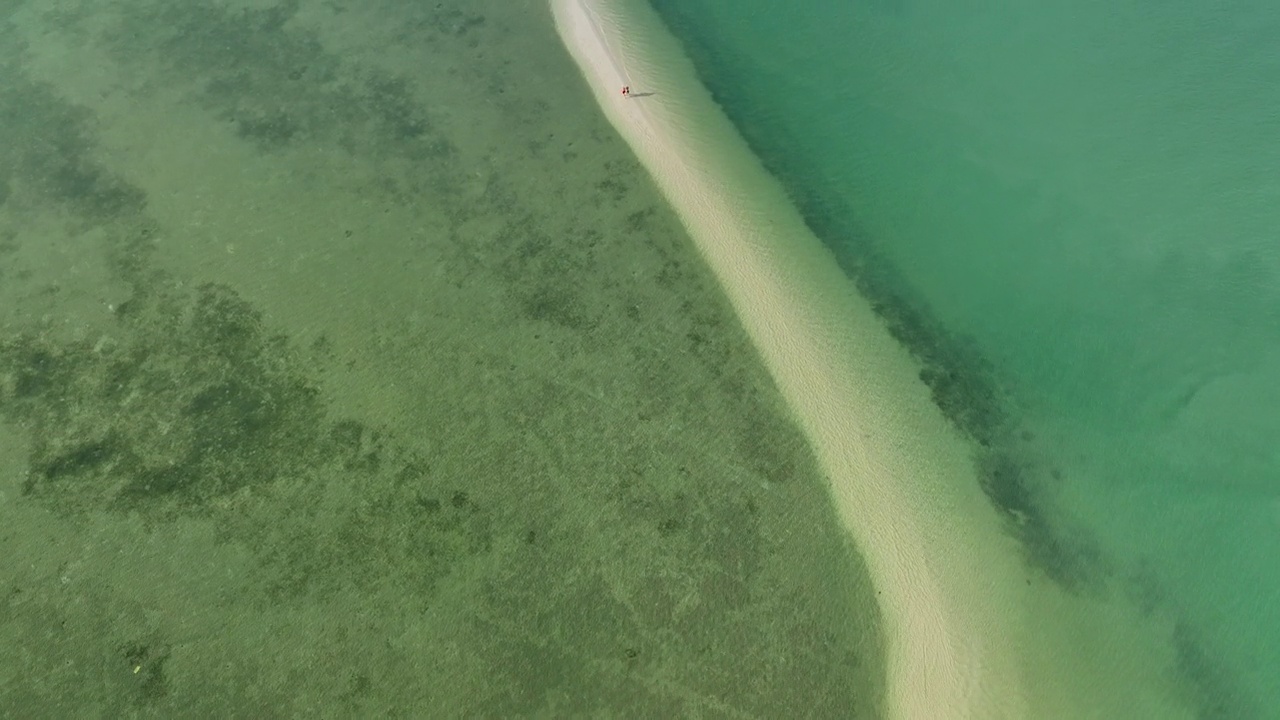 无人机拍摄的林海海滩半岛，瑶崖岛，泰国攀牙视频素材