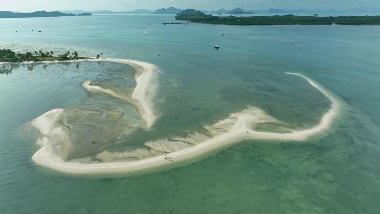 无人机拍摄的林海海滩半岛，瑶崖岛，泰国攀牙视频素材