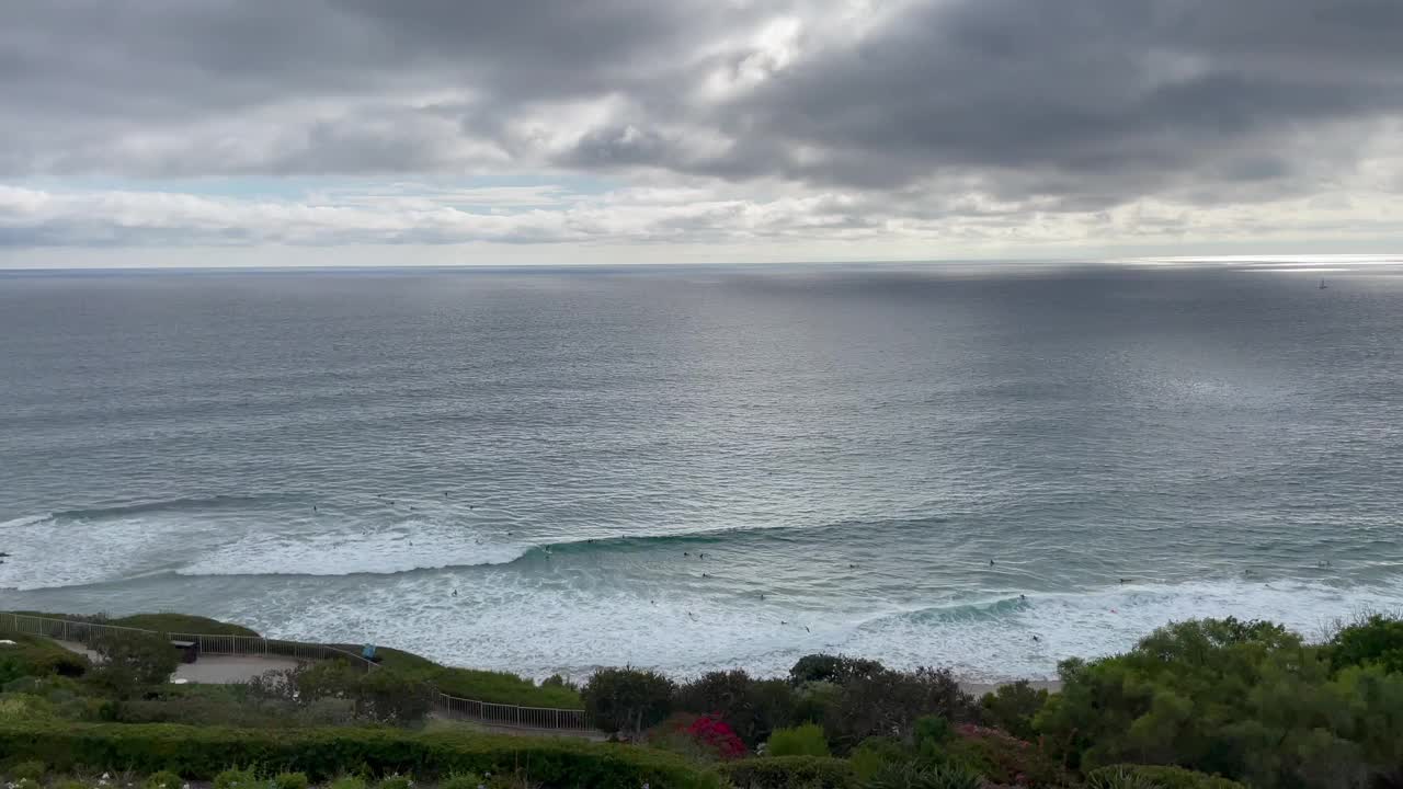 风景优美的空中盐溪海滩远景，达纳角，奥兰治县，南加州视频素材