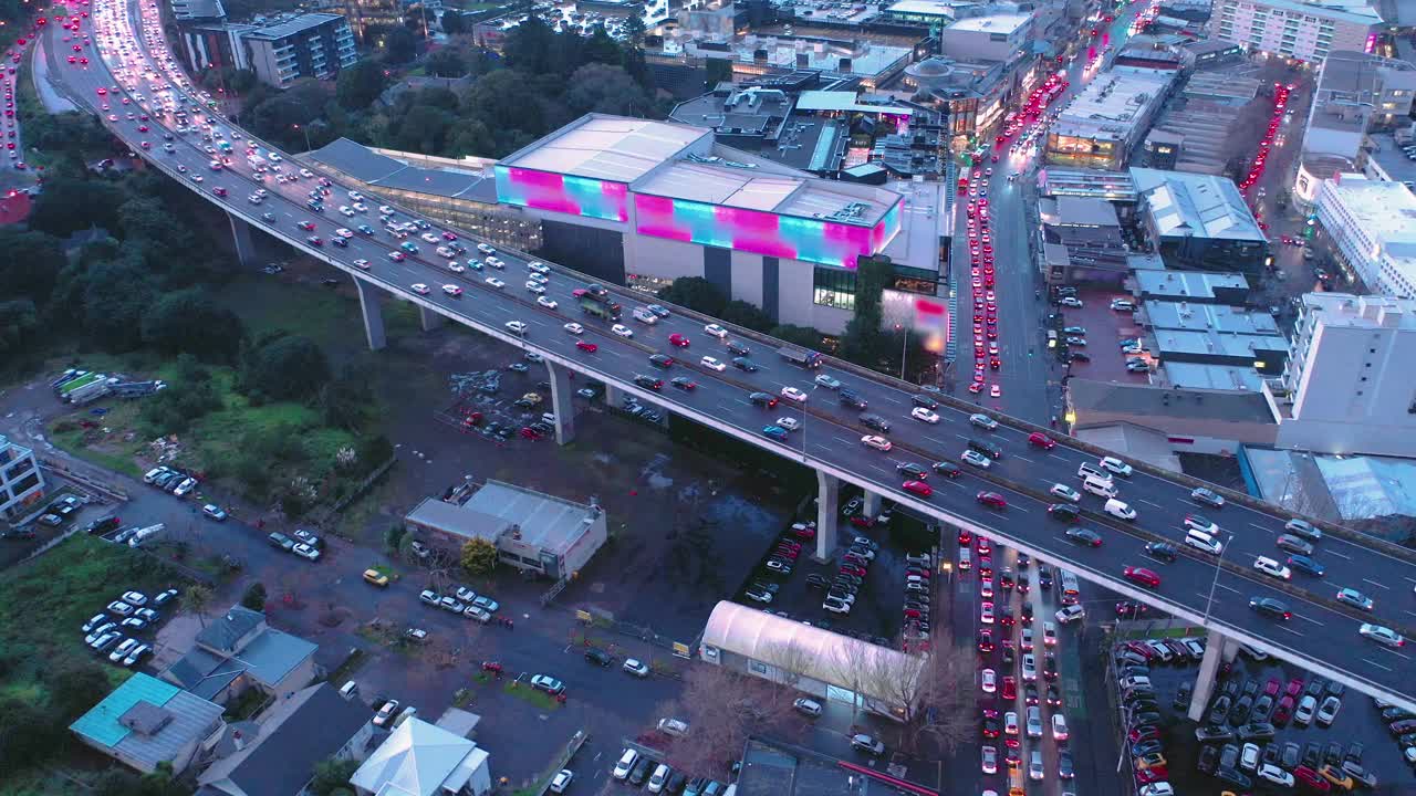 刮风雨天的严重交通堵塞视频下载