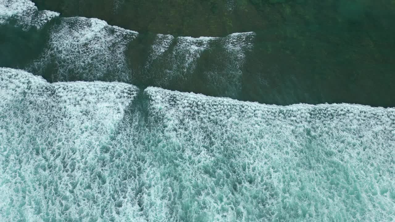 海浪模式背景鸟瞰图视频素材