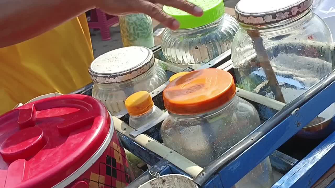 传统的印尼饮料“es cendol”视频素材