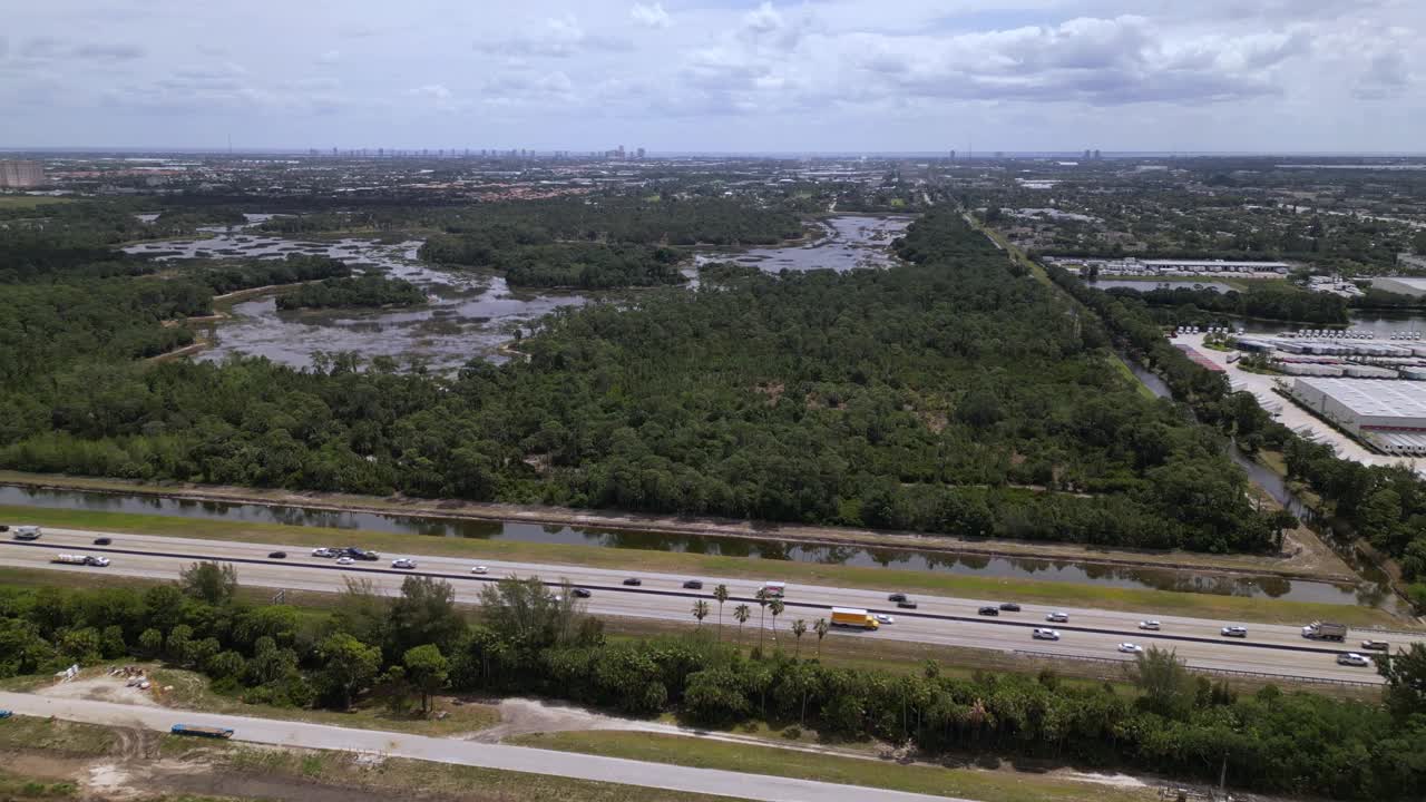 公路交通的鸟瞰图视频素材