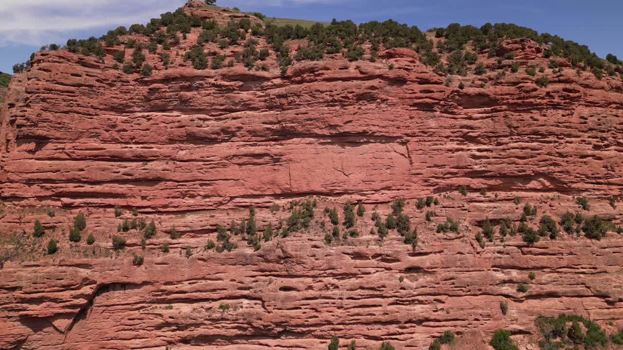 风景秀丽的砂岩和石灰岩峡谷在犹他州峡谷视频素材