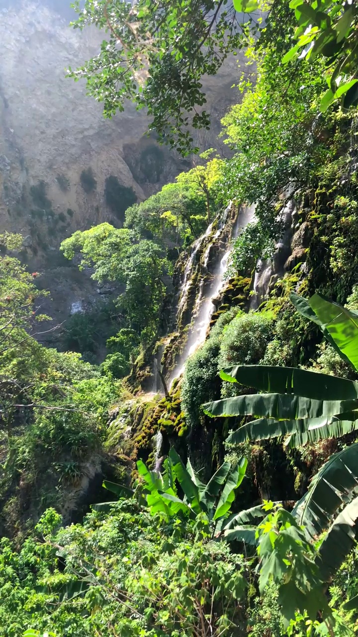 Hidalgo Tolantongo Grutas -沉浸在大自然的美丽中视频素材