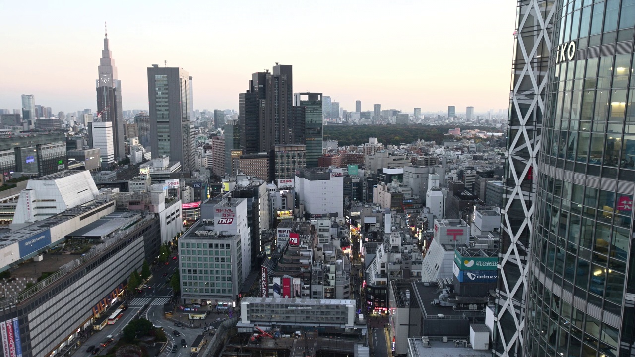 新宿大厦的高架景观视频下载