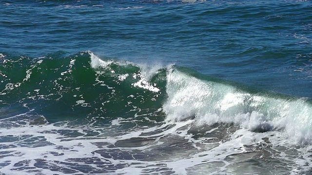 海浪慢镜头视频素材