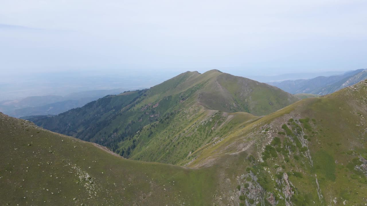 高地上的山脉视频素材