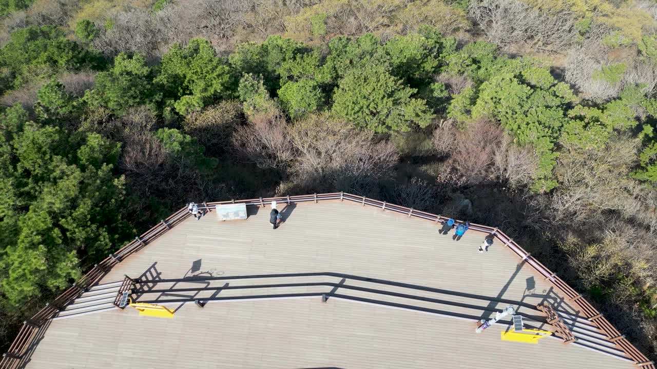 从空中俯瞰黄灵山峰台信标，釜山，韩国，亚洲视频素材