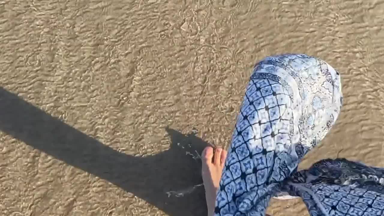 赤脚沙滩漫步视频下载
