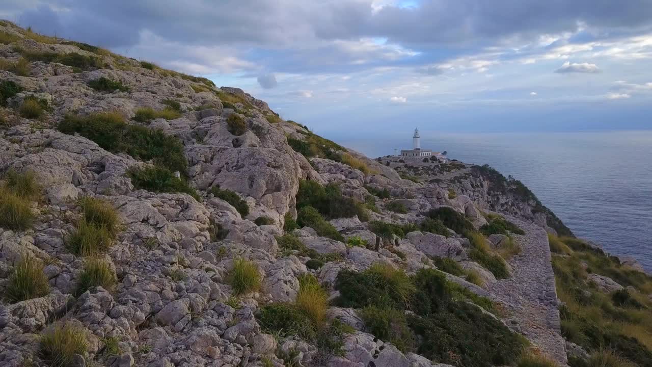 马略卡岛福门托角的灯塔视频素材