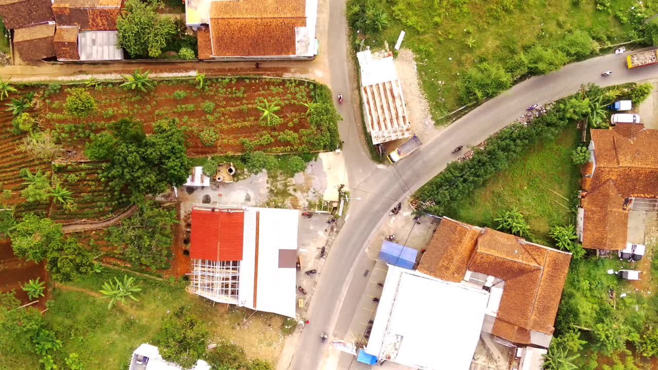 延时无人机在十字路口拍摄的街道视频素材