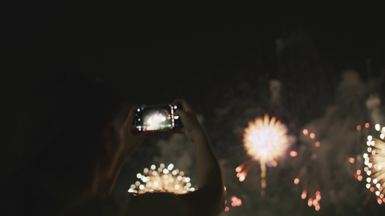 拍摄烟花爆炸的照片视频素材