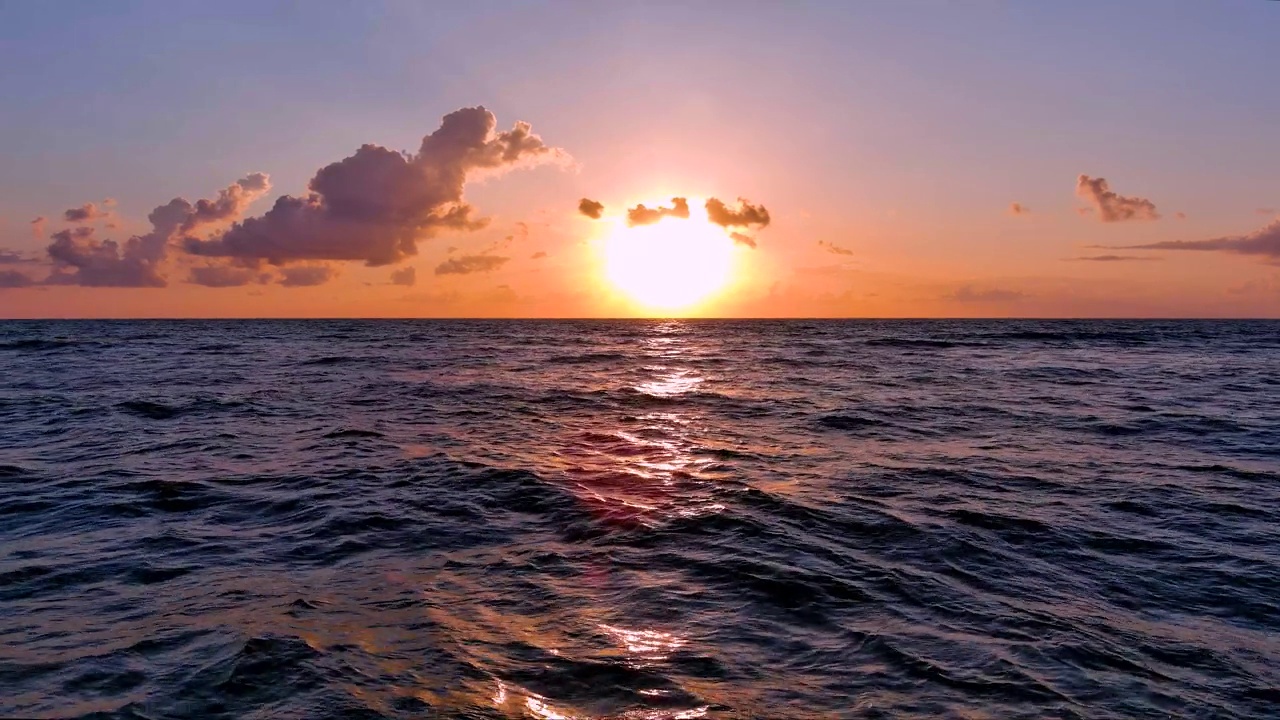 圣奥古斯丁佛罗里达海滩日出空中低飞从太阳视频素材