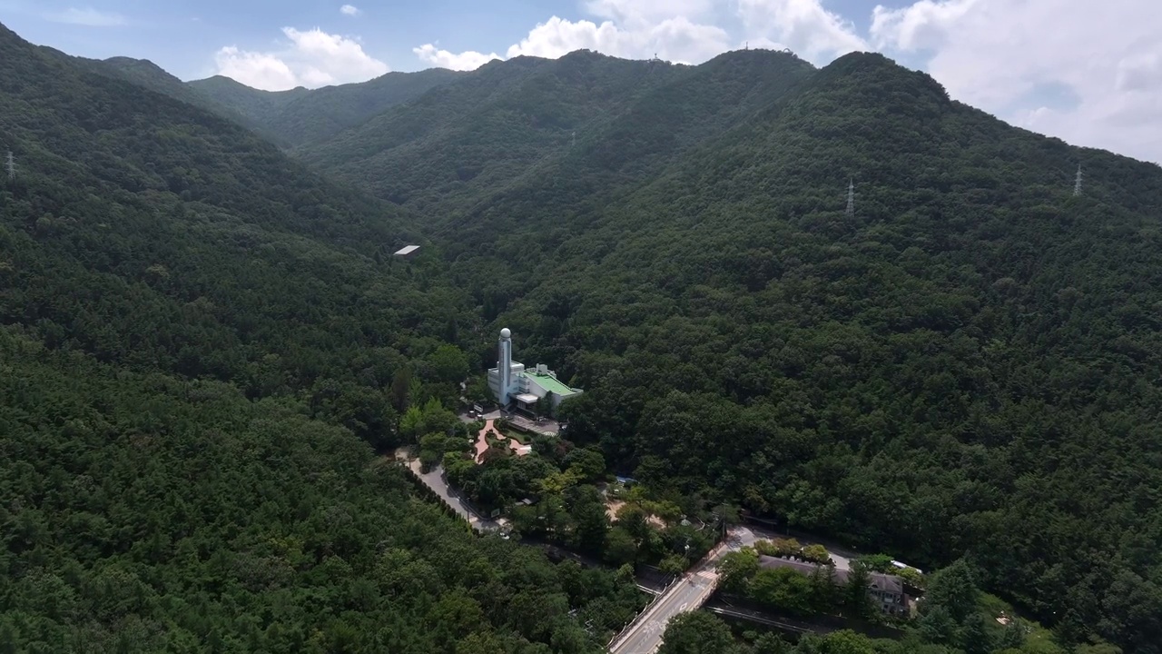 韩国大邱南区狎山和洛东江胜利纪念馆的自然风光视频素材