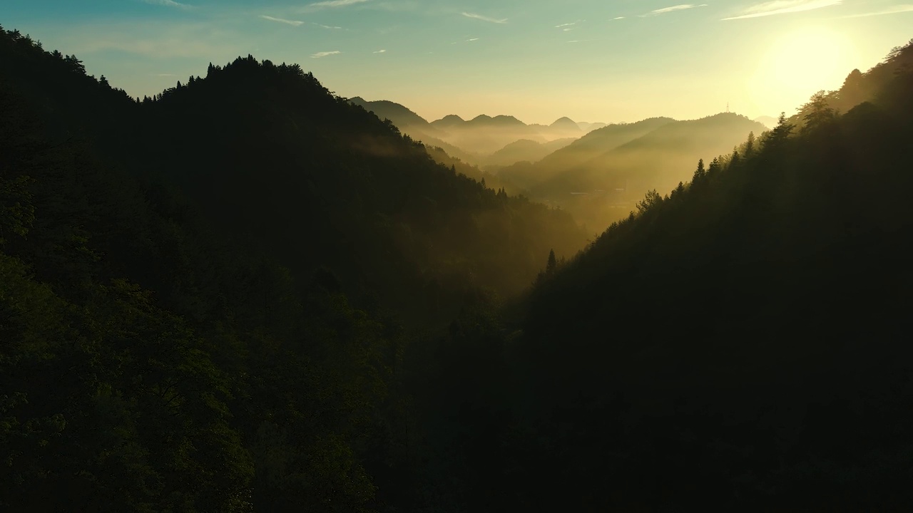 早晨的山脉视频素材