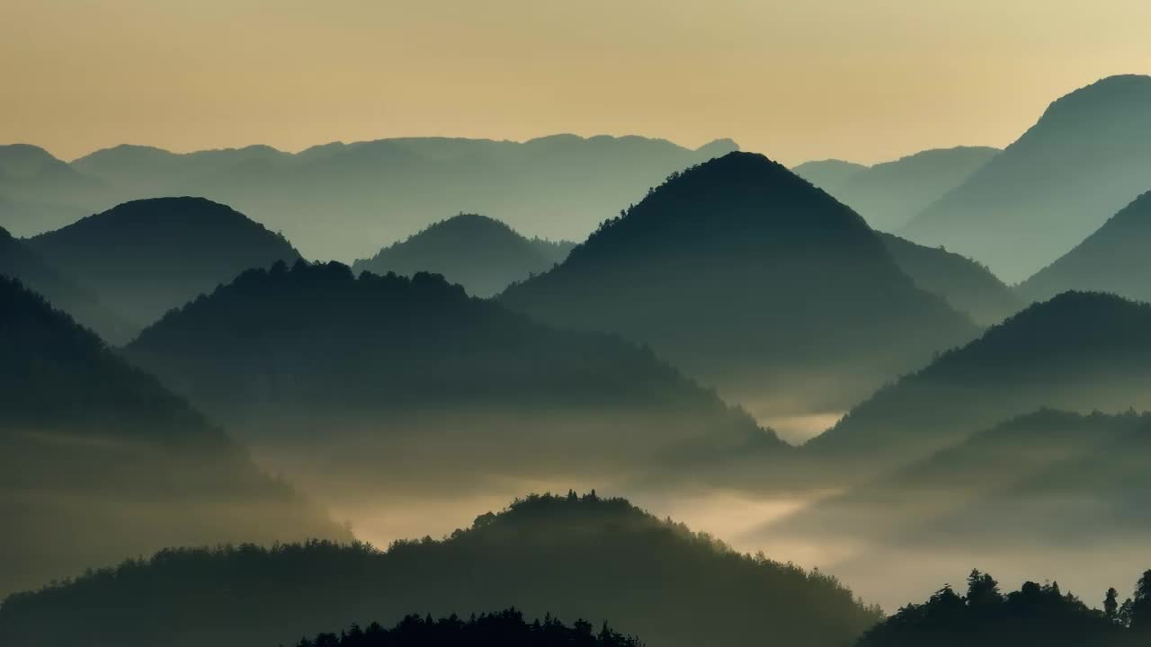 早晨的山脉视频素材