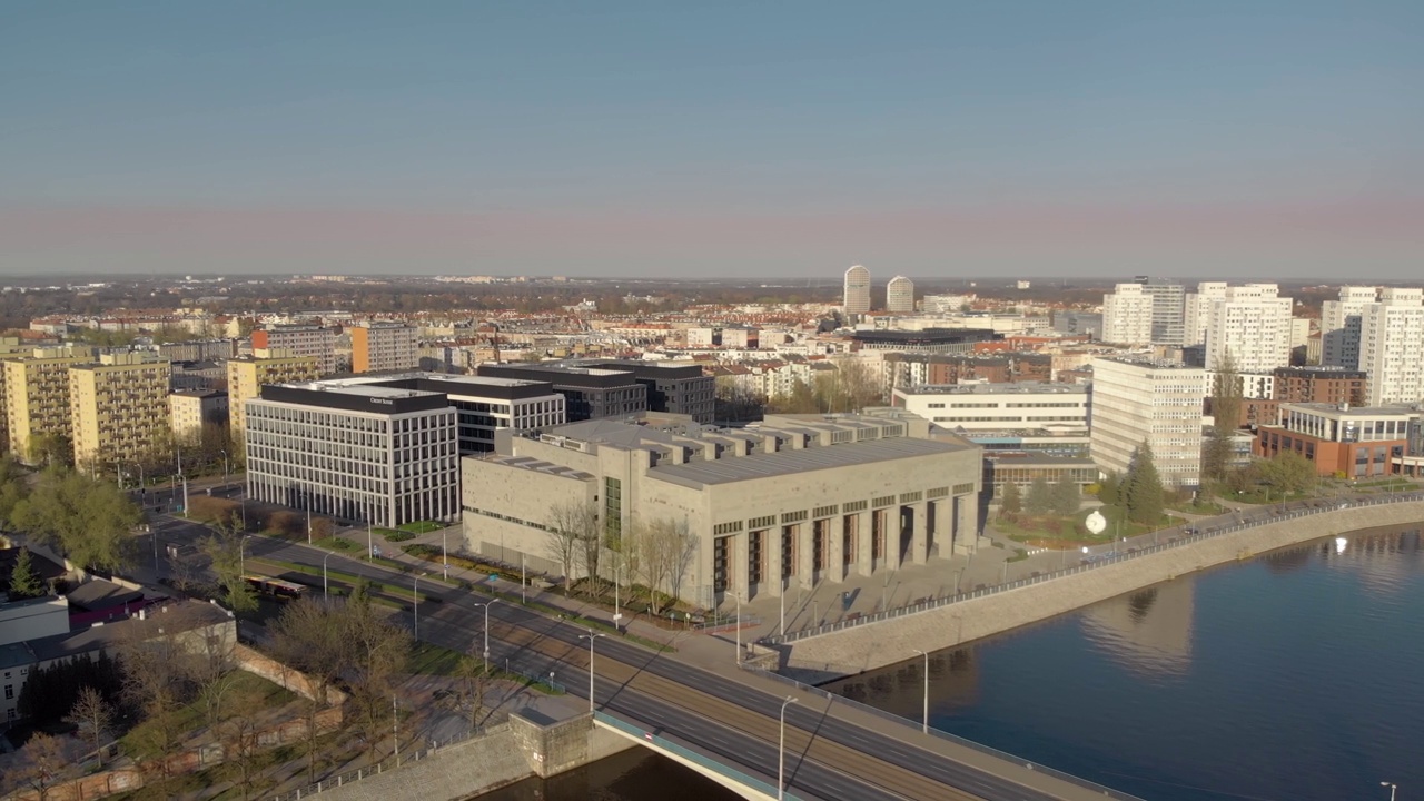 波兰Wrocław大学图书馆的建筑。建筑，建筑，现代，教育，地标，学术，学习，知识，建筑细节，学习环境，文化视频素材