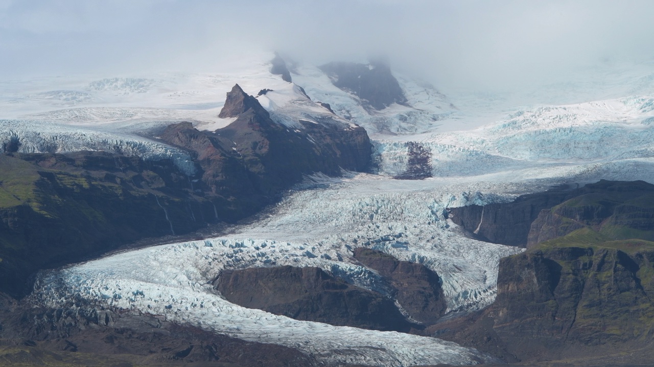 Fjallsjökull冰川在冰川的末端Vatnajökull靠近Jökulsárlón泻湖。Fjallsarlon, Fjalllsjökull, Vatnajökull, Vatnajökull国家公园，奥地利，冰岛，北欧，欧洲。视频素材