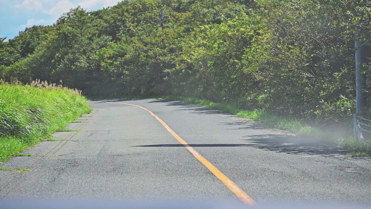 驾车前往日本熊本的阿苏山视频素材