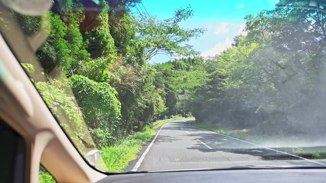 驾车前往日本熊本的阿苏山视频素材