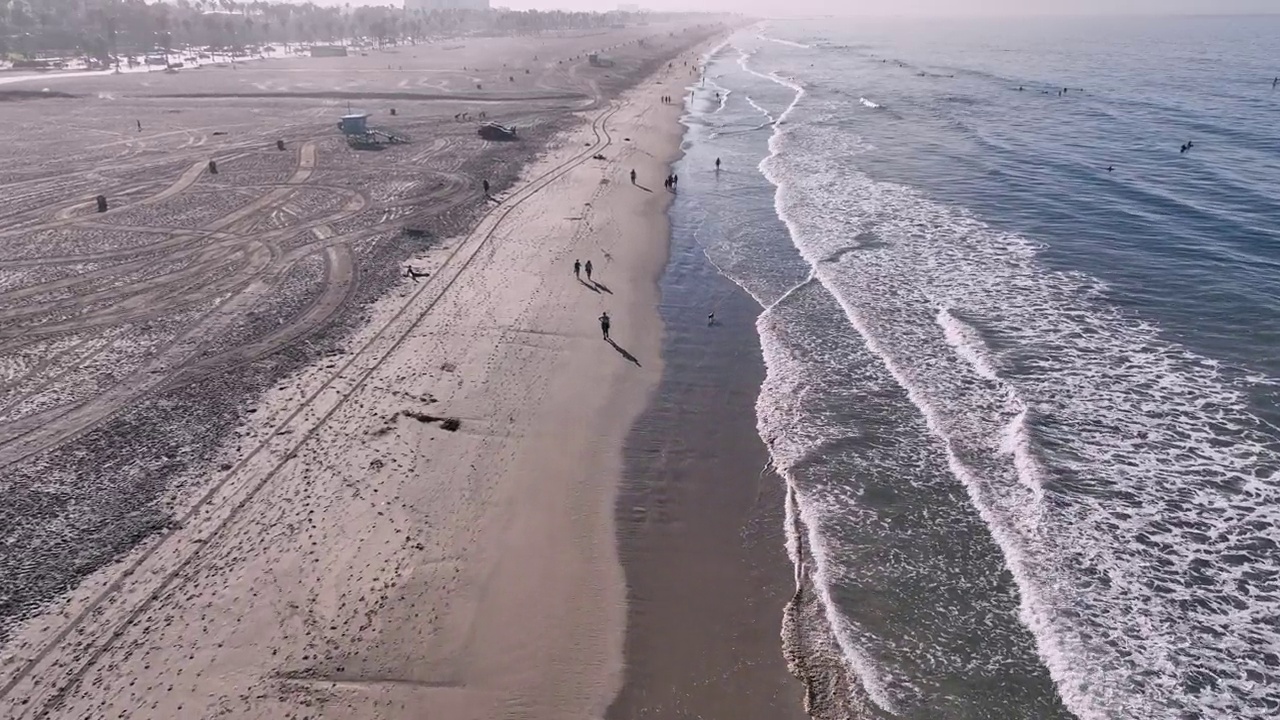 海岸线鸟瞰图视频素材