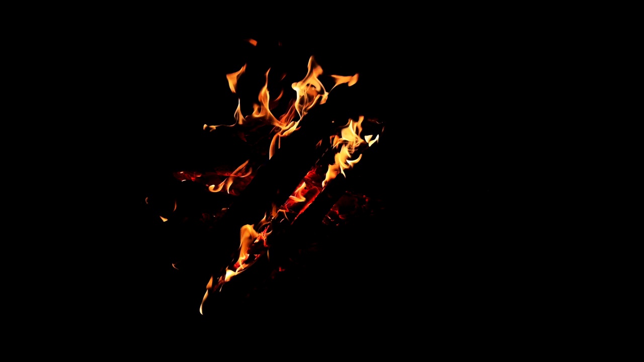 黑色背景上的火焰。视频下载