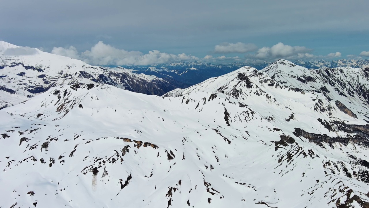 高山雪山景观视频素材