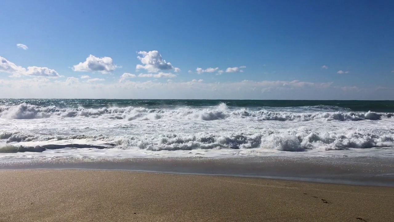 海浪在海上，从沙滩上看，音质高视频下载