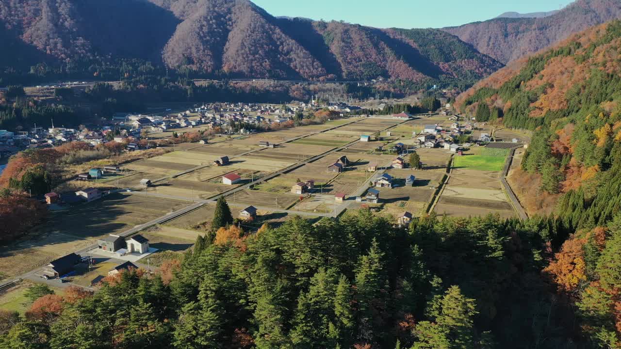 白川古村在秋天的季节视频素材