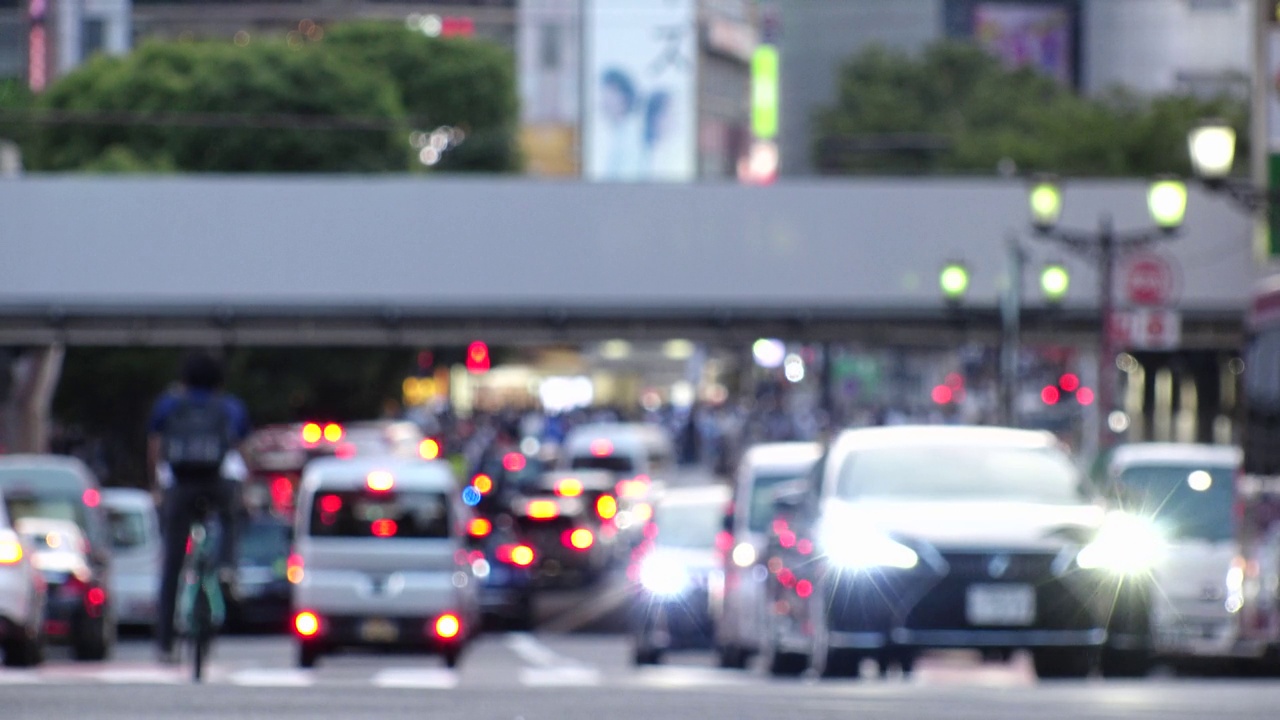 日本东京涩谷:白天繁忙的道路交通。视频素材