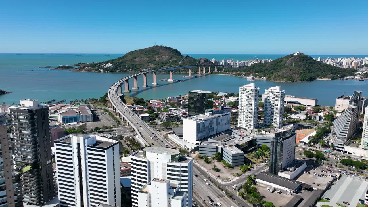 巴西圣埃斯皮里图省维多利亚市中心的空中市景。视频素材