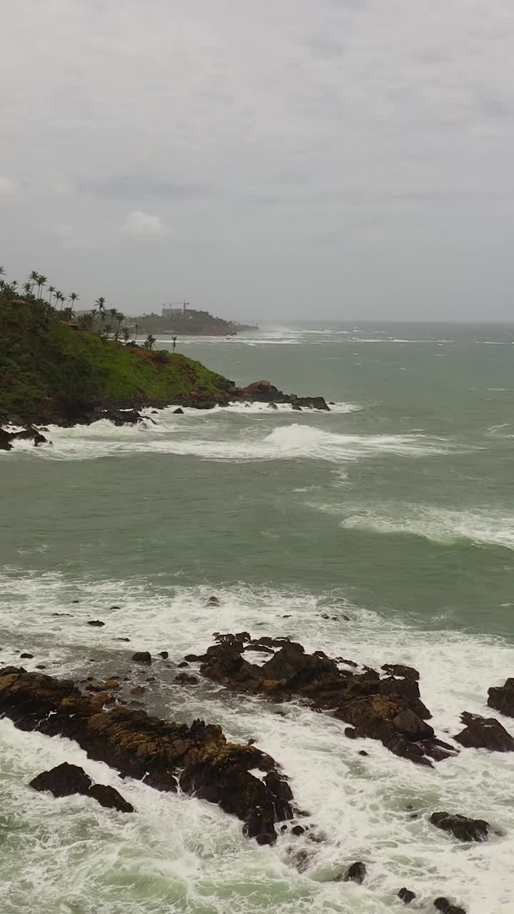 斯里兰卡岛上的海岸线和海洋。视频素材