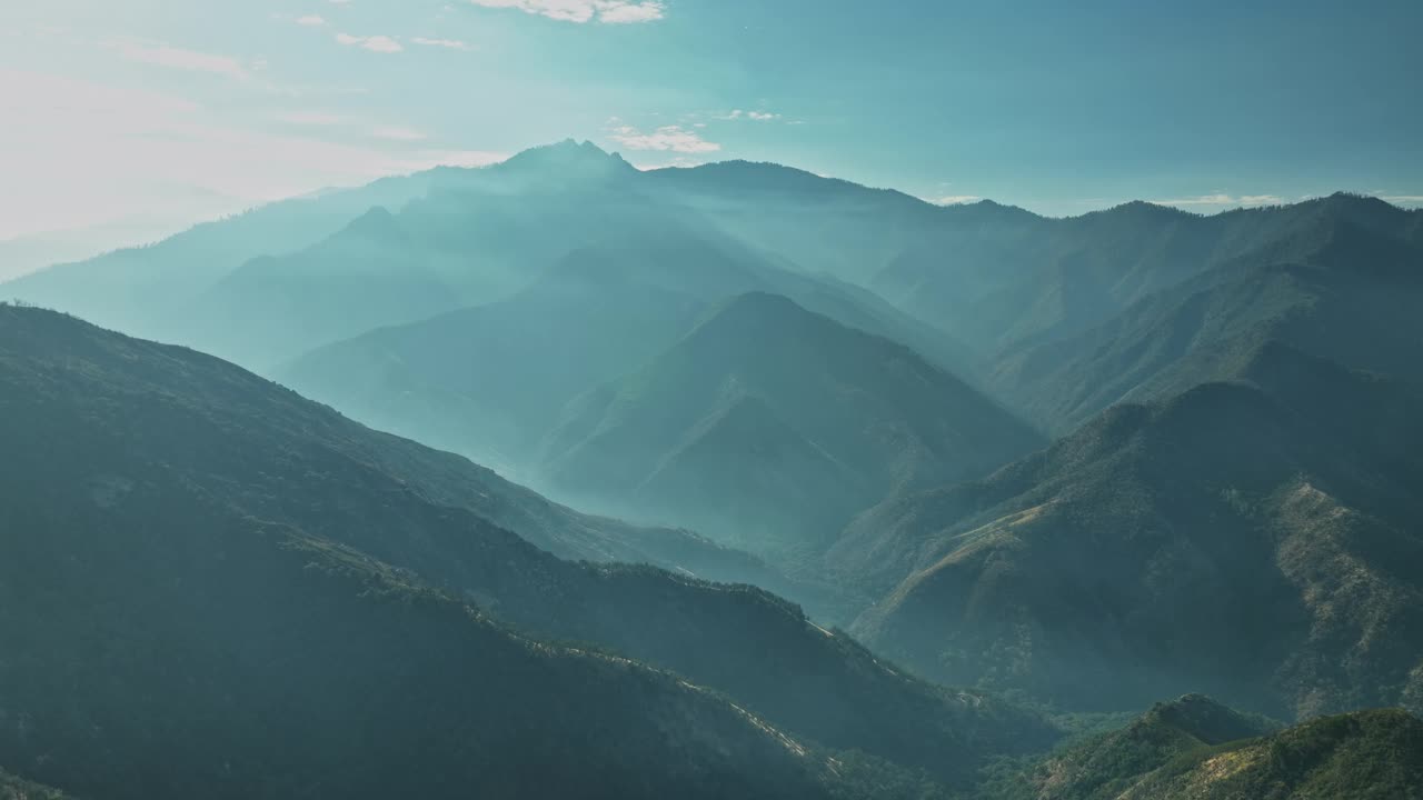 从飞机上看山脉的景色视频素材