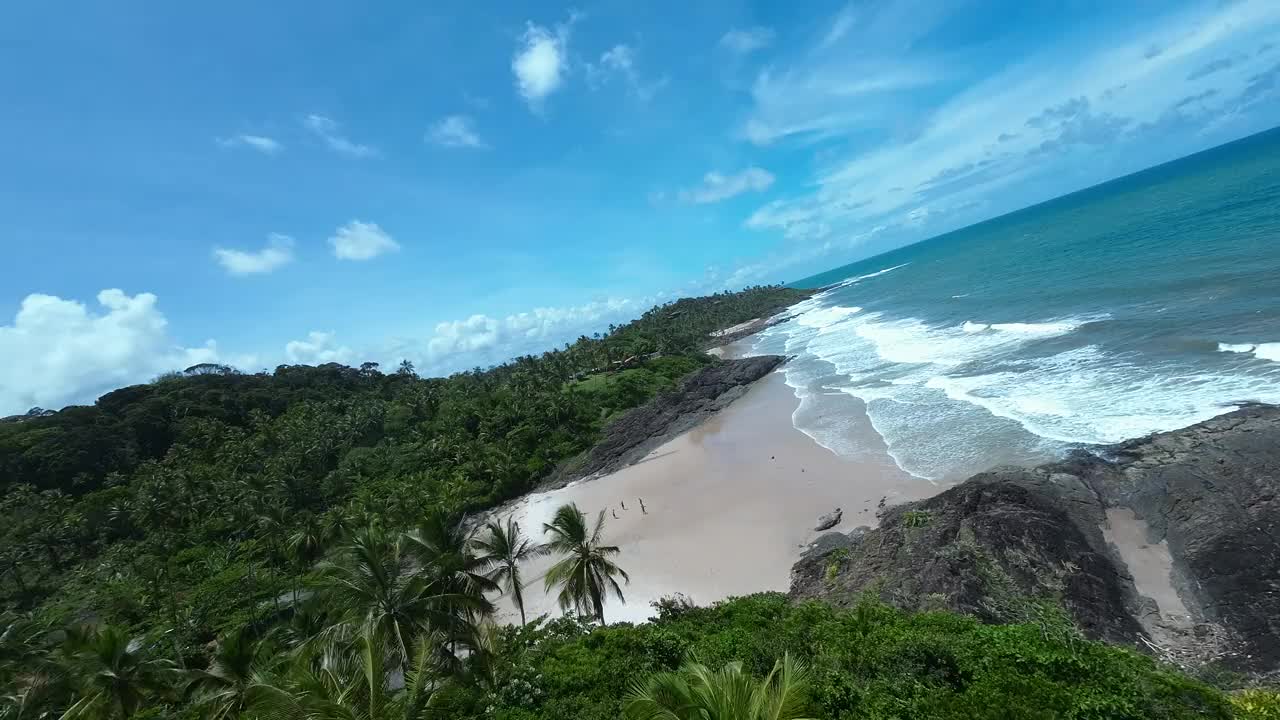 巴西巴伊亚州伊塔卡尔的特里里卡海滩。旅游景观。视频素材