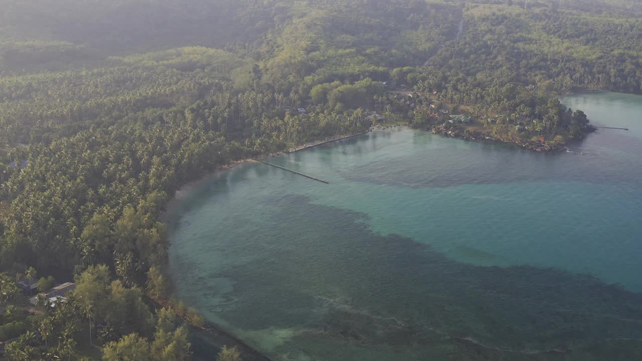 鸟瞰泰国古德岛的热带海滩海视频下载