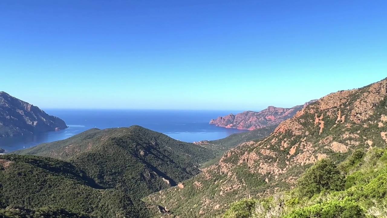 夏季，法国科西嘉岛，联合国教科文组织自然保护区的全景全景视频素材