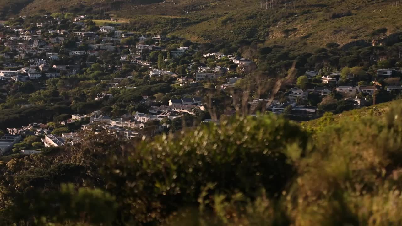 日出视频在开普敦城市碗和桌山。视频下载