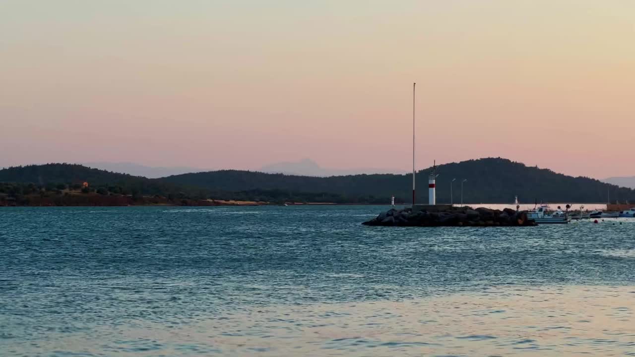 日出在海上的美丽全景的海洋景观库存视频视频素材