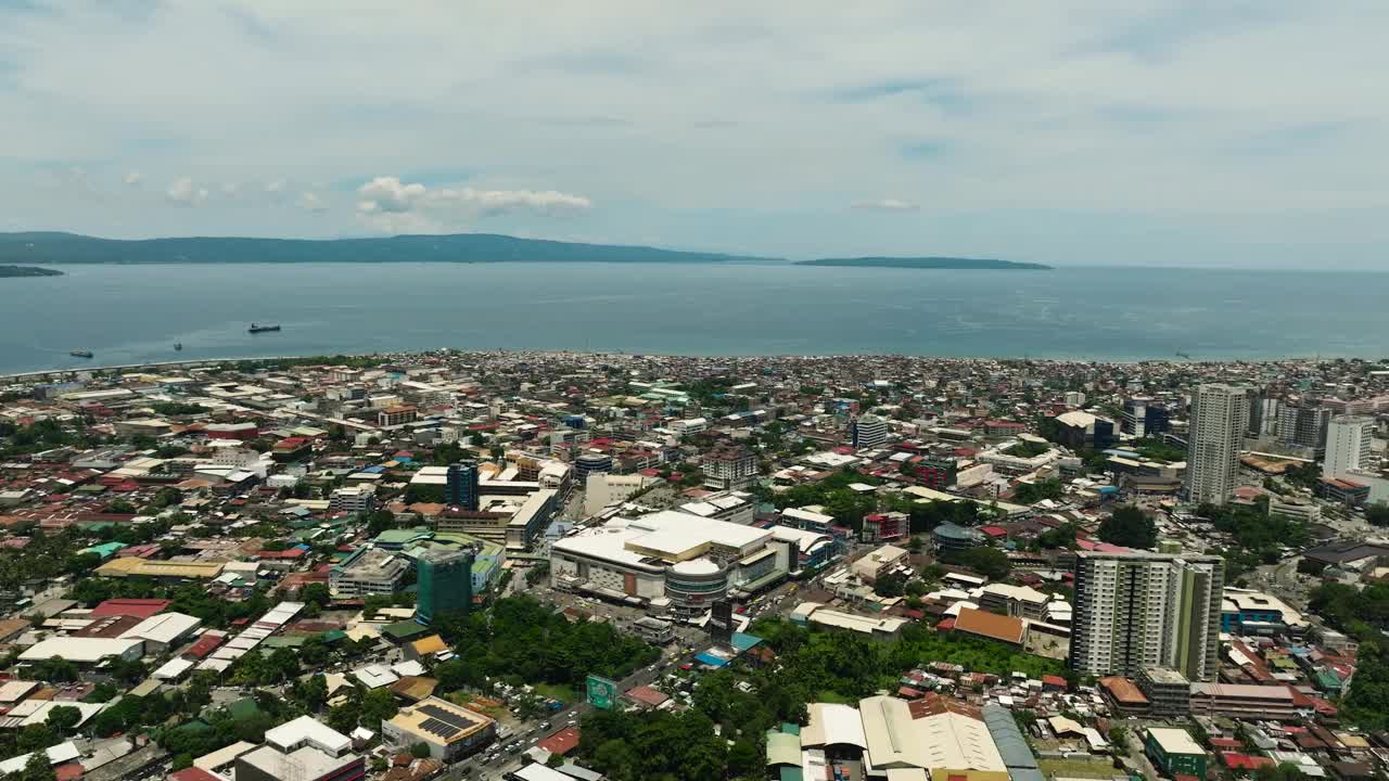 达沃市的日光鸟瞰图。视频素材