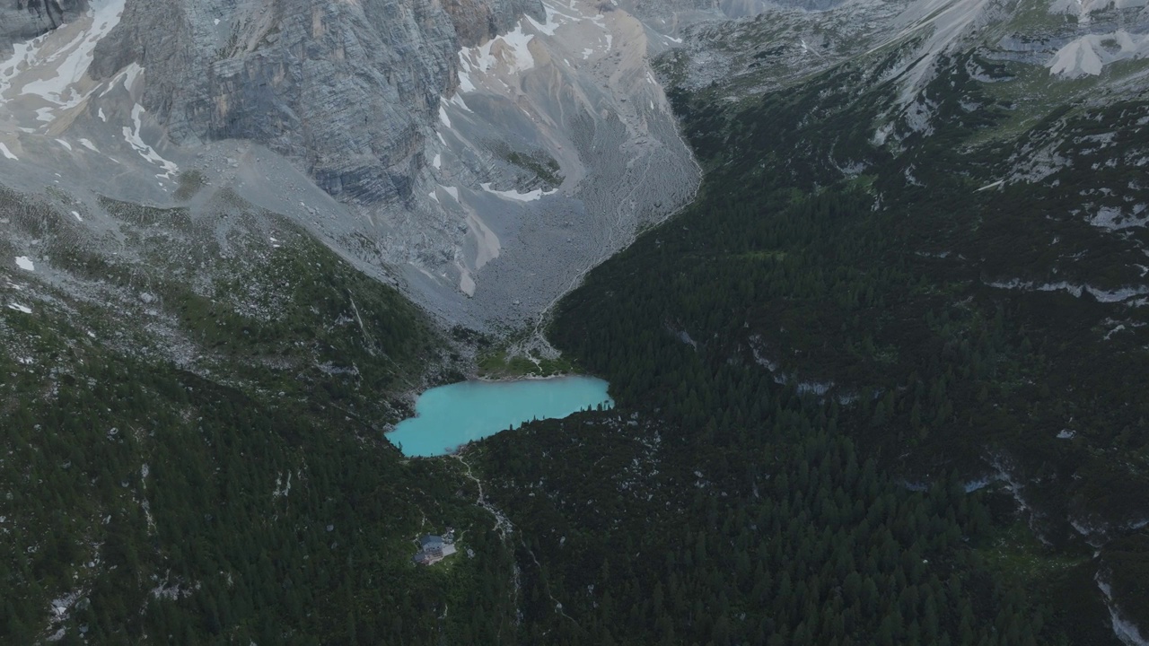 鸟瞰Cortina d’ampezzo, Trentino，南蒂罗尔，意大利。视频素材