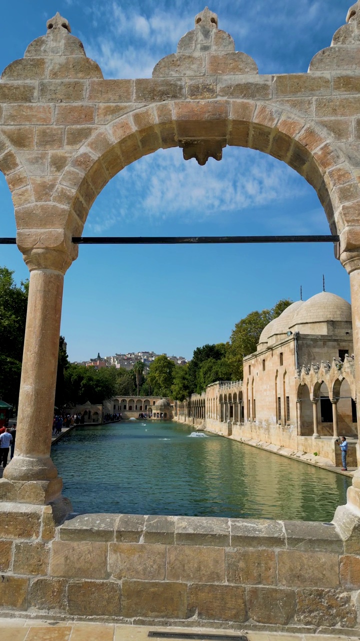 Balıklı Göl Şanlıurfa，鱼湖三留尔发视频素材