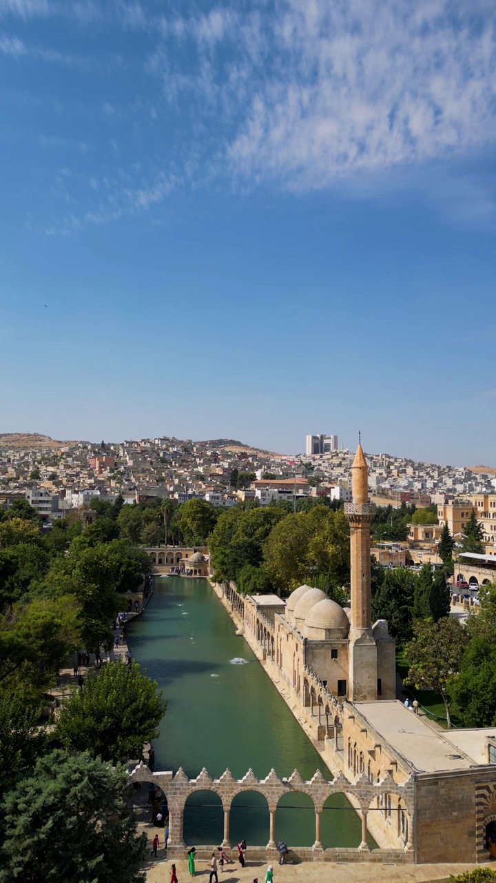 Balıklı Göl Şanlıurfa，鱼湖三留尔发视频素材