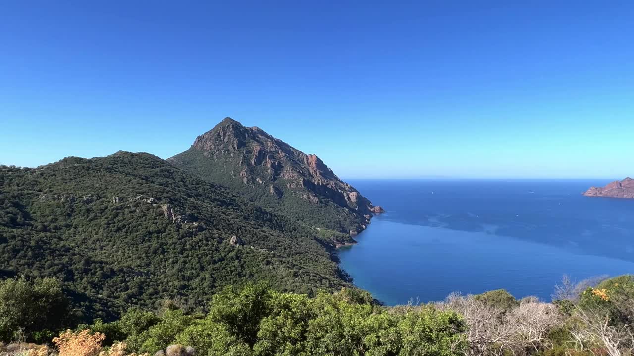 法国科西嘉岛夏季，联合国教科文组织自然保护区的全景全景视频素材