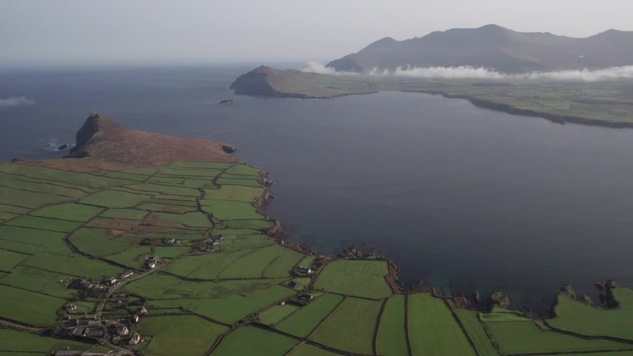 在风景优美的大西洋海岸上空视频素材